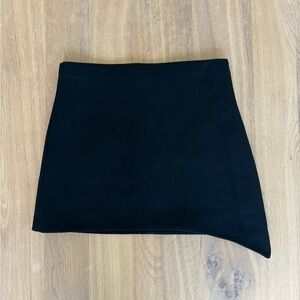 Zara Women’s Asymmetric Mini Skirt. Size M. NWOT.